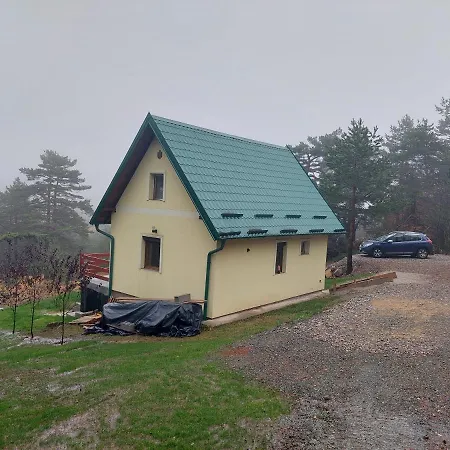 Stasina Vikendica Holiday home